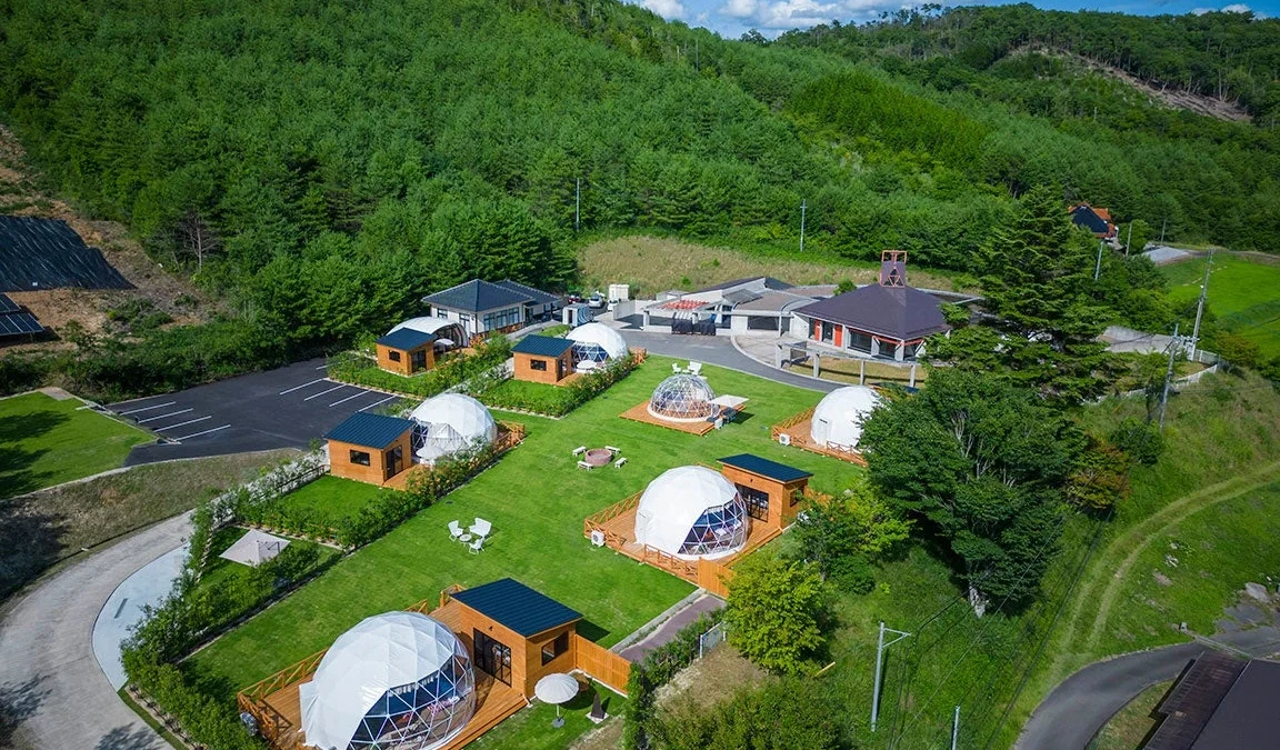 広島・三原の「グランエントランス広島三原」がリニューアル！アドベンチャープール付き新客室や多彩なアクティビティで“一日中遊べる”グランピングへ