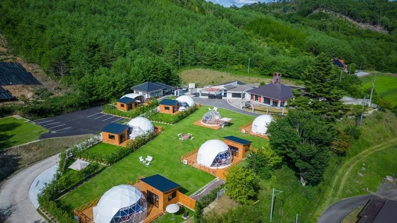 広島・三原の「グランエントランス広島三原」がリニューアル！アドベンチャープール付き新客室や多彩なアクティビティで“一日中遊べる”グランピングへ