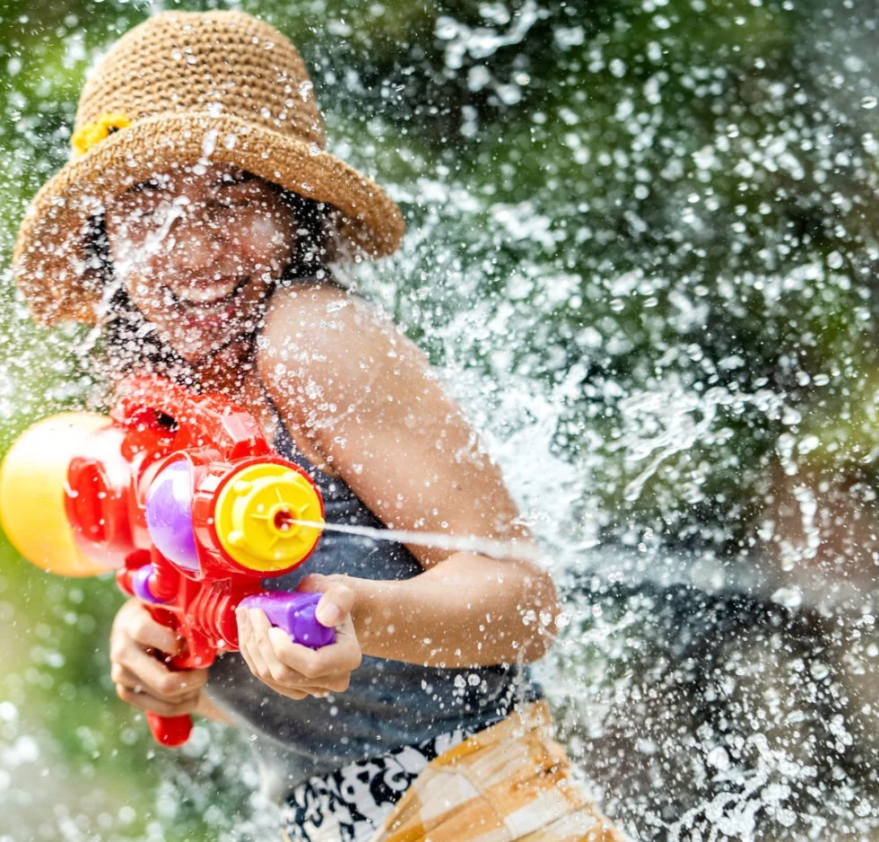水遊びの子供