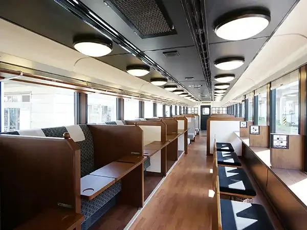 列車内