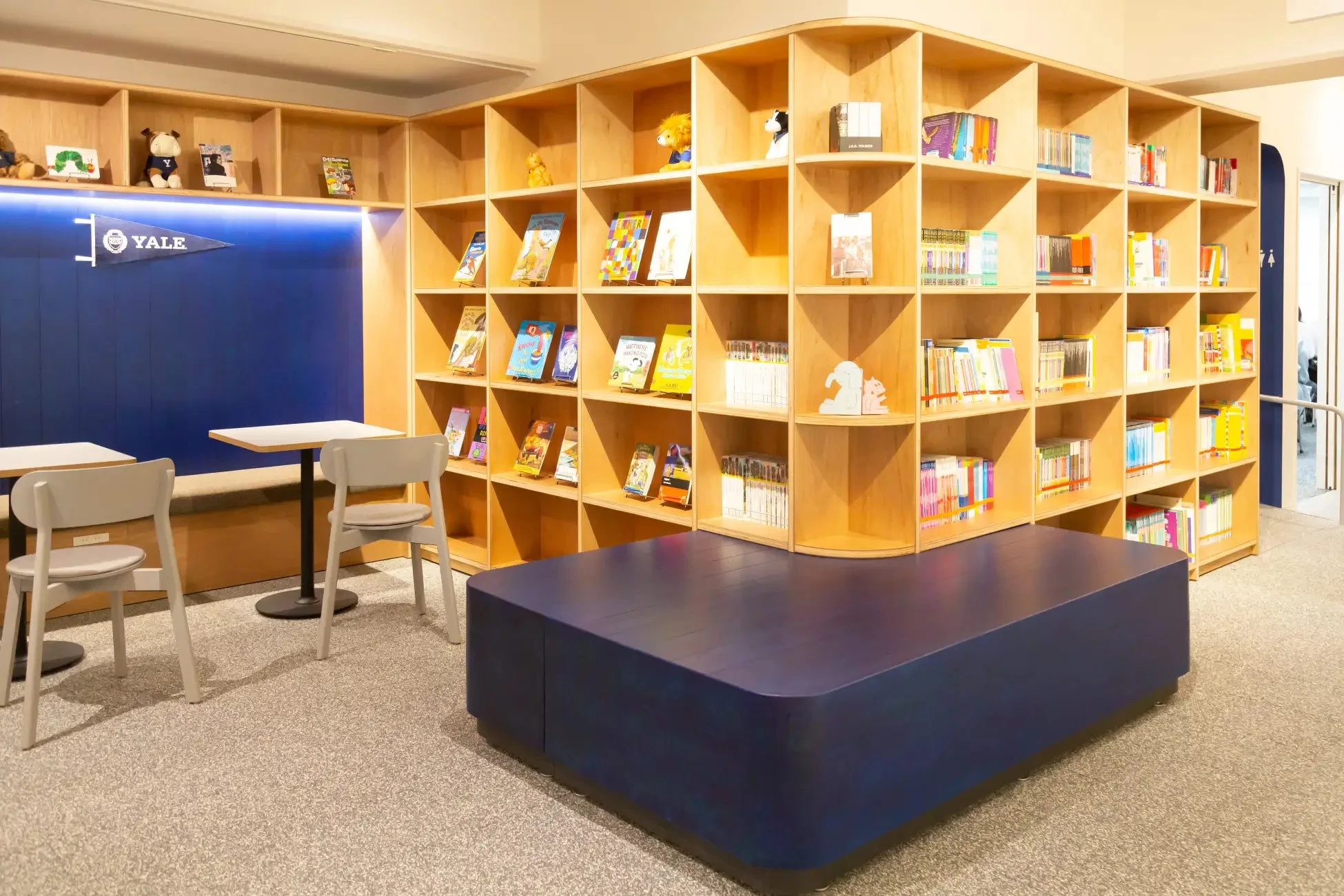 J PREPの図書館
