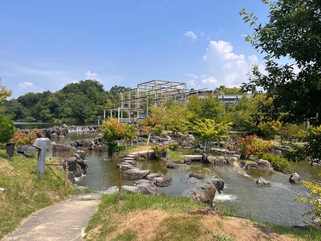けいはんな記念公園の美しい水辺