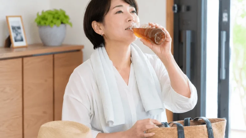 40代・50代必見！夏の疲れに負けない体づくり｜水分・食事・腸活で乗り切る夏バテ対策