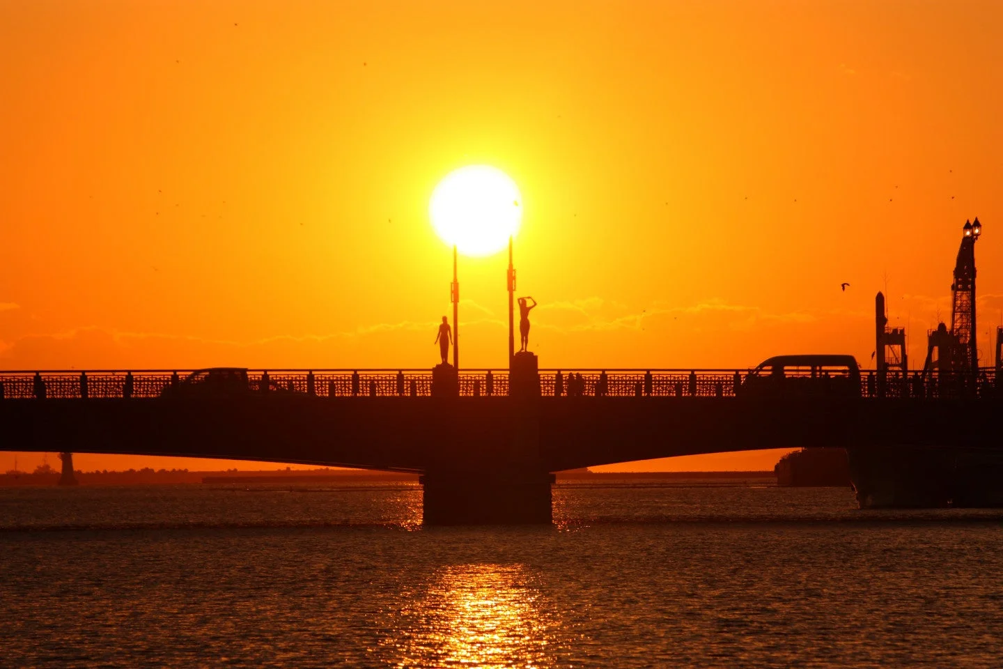 世界三大夕日と幣舞橋