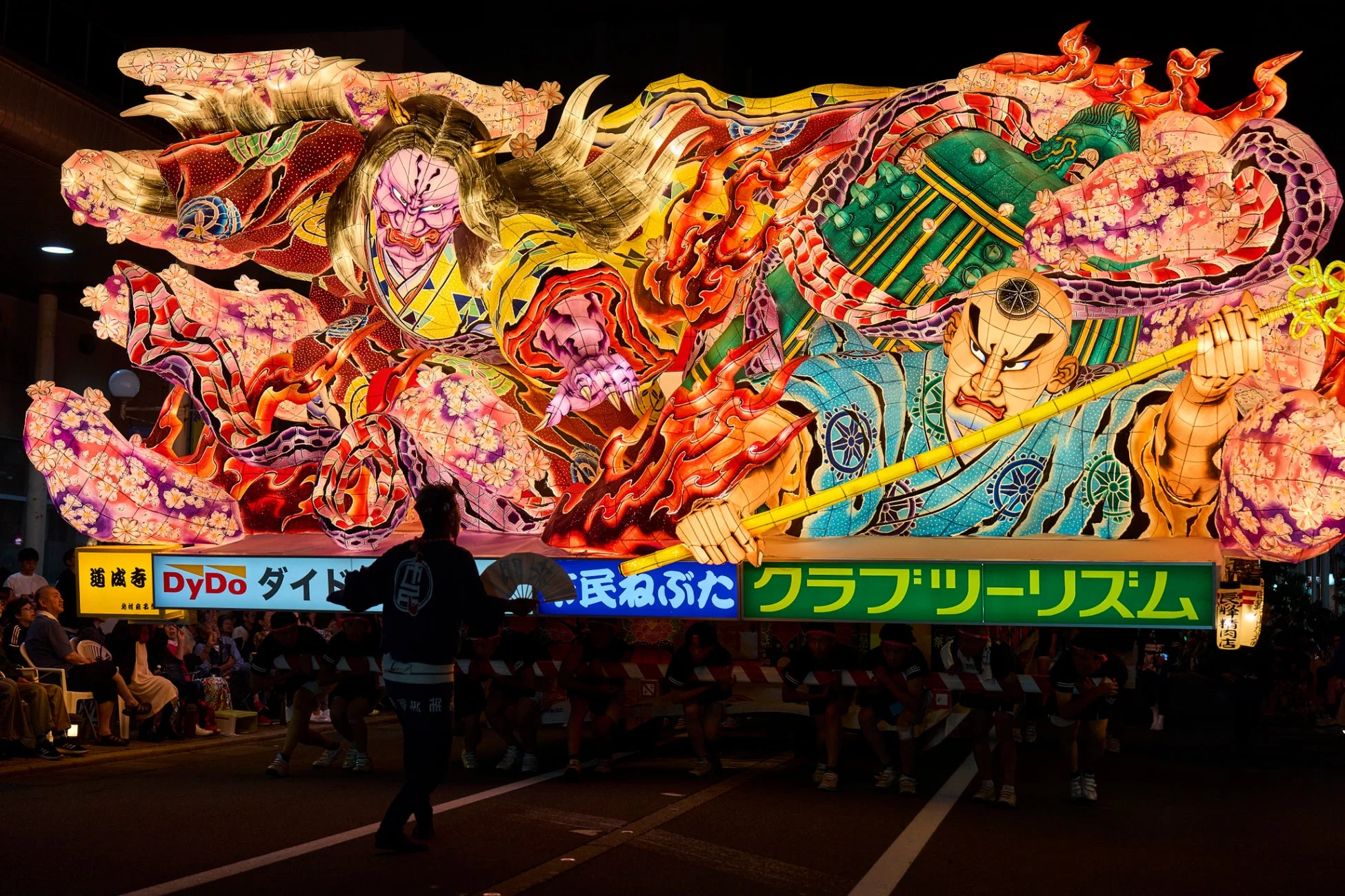 青森ねぶた祭の様子