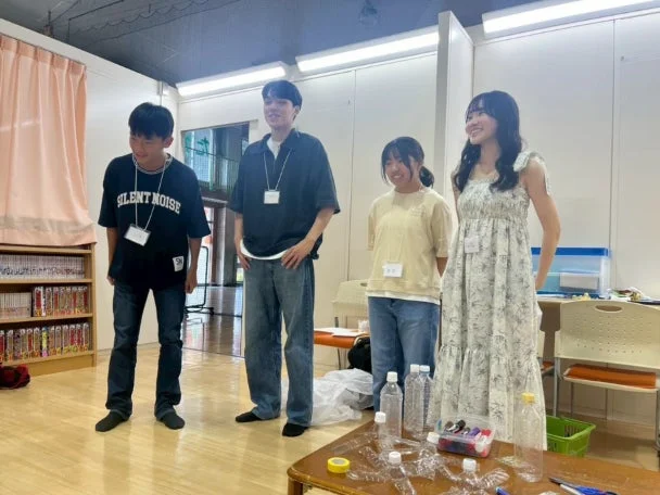 クラフトワークに取り組む様子