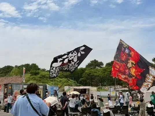 屋外イベントの旗