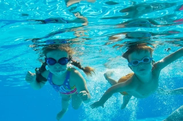夏の子ども向け水遊びガイド：自宅でできるメリットと安全対策