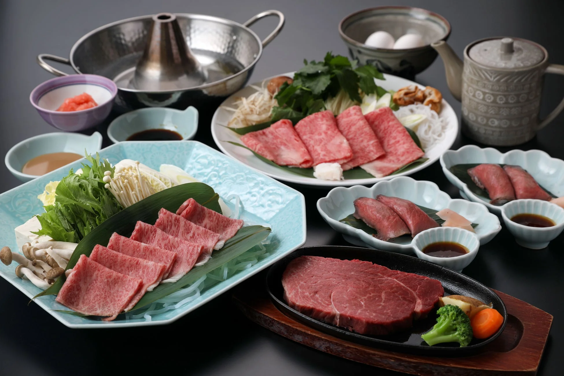 米沢牛のしゃぶしゃぶやすき焼き