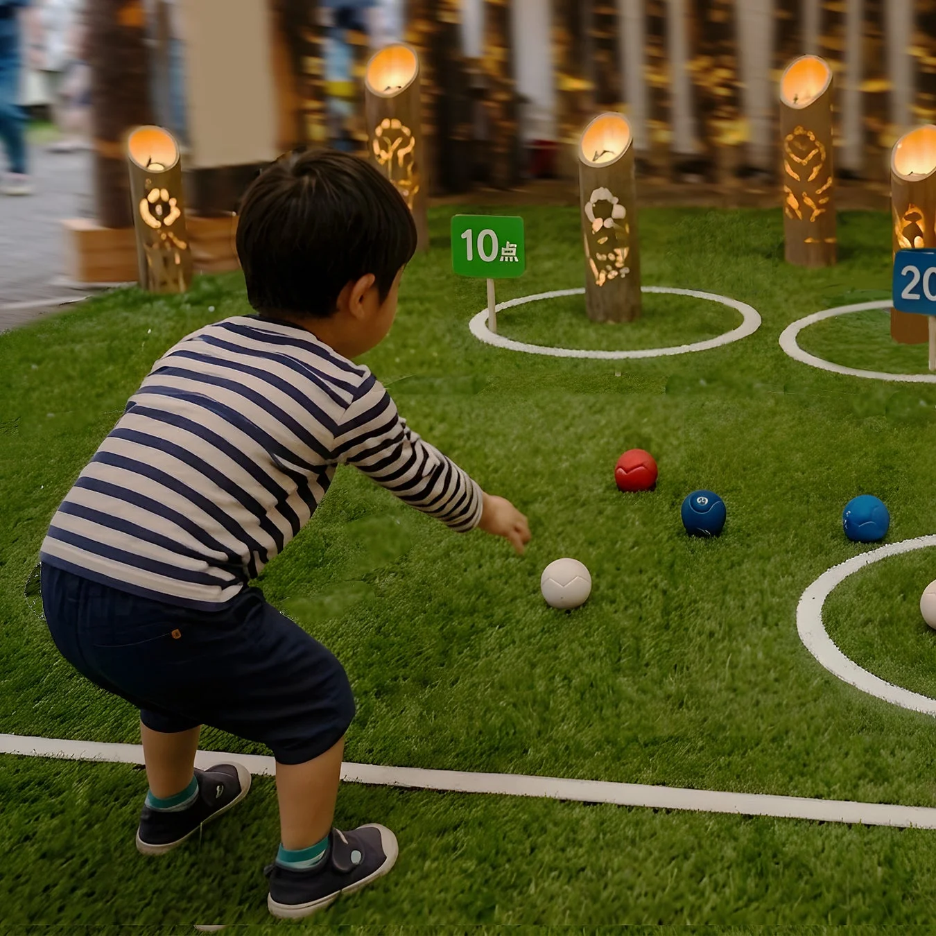 少年がボッチャを楽しむ様子