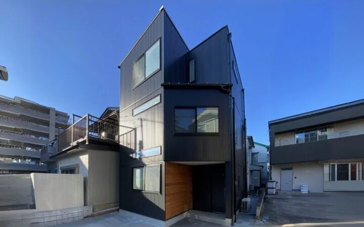 都心で広々！17坪の敷地を「3階建て＋ロフト」で最大限活用した都市型二世帯住宅が東京都北区に完成