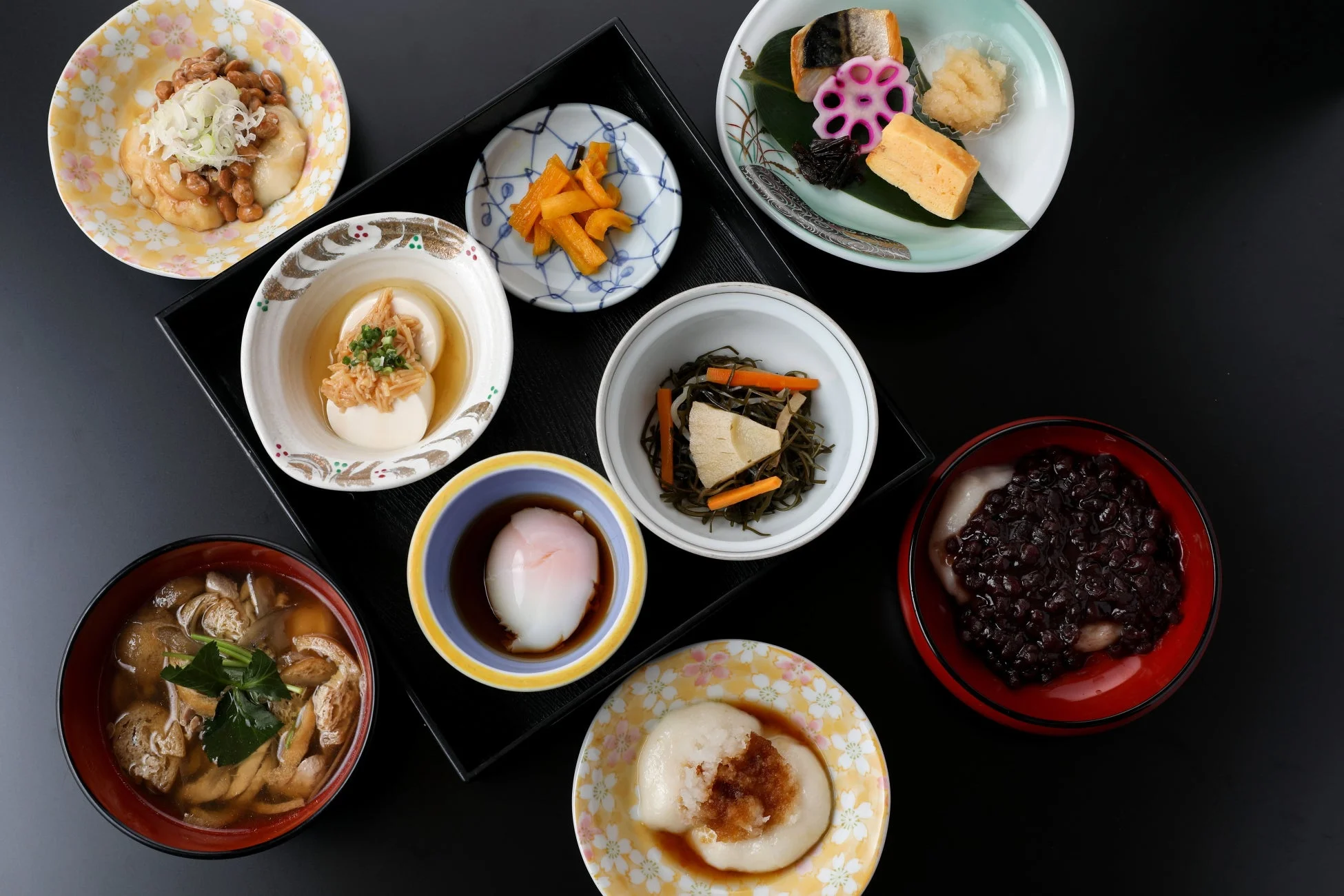 朝食の和食膳と餅