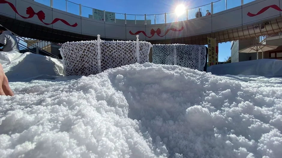 夏にひんやり雪遊び！イオン浦安で「溶けない雪のスノーパーク」が開催