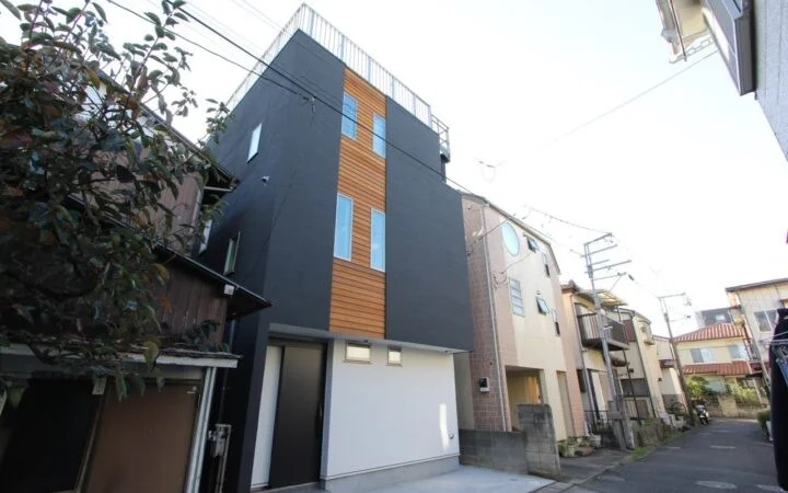15坪でも夢を諦めない！駐車場も屋上も叶う3階建て二世帯住宅の秘訣