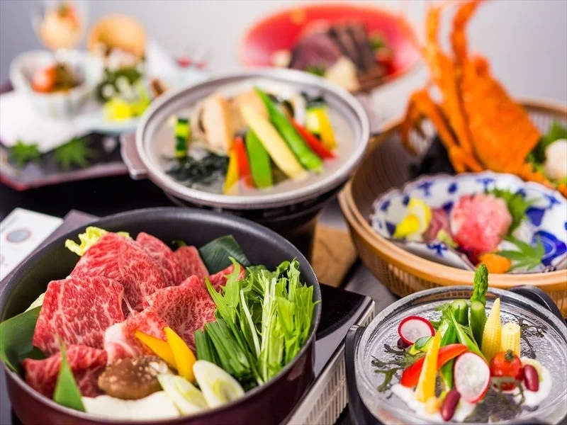 豪華な日本料理の膳