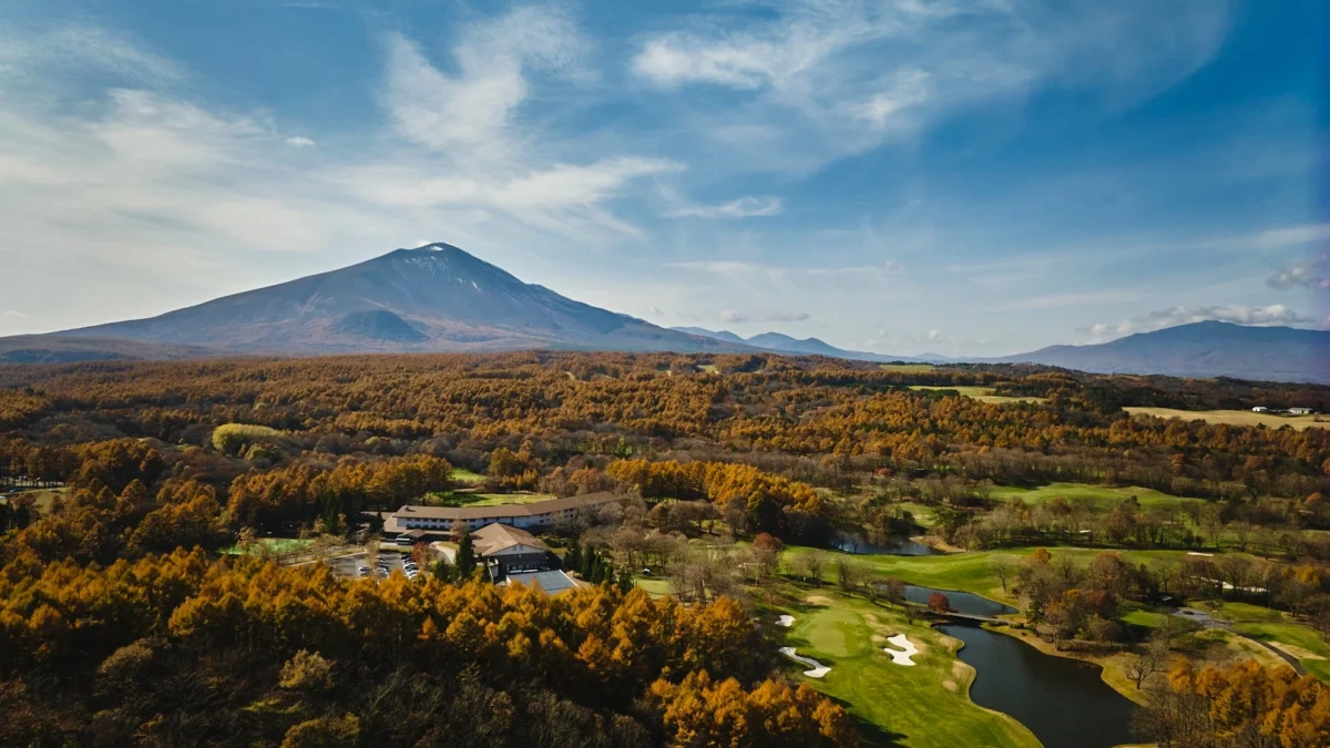 【12/11まで】北軽井沢の秋を満喫！紅葉・温泉・美食が揃う「All-inclusive Resort Stay」で家族旅行を贅沢に