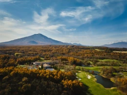 【12/11まで】北軽井沢の秋を満喫！紅葉・温泉・美食が揃う「All-inclusive Resort Stay」で家族旅行を贅沢に