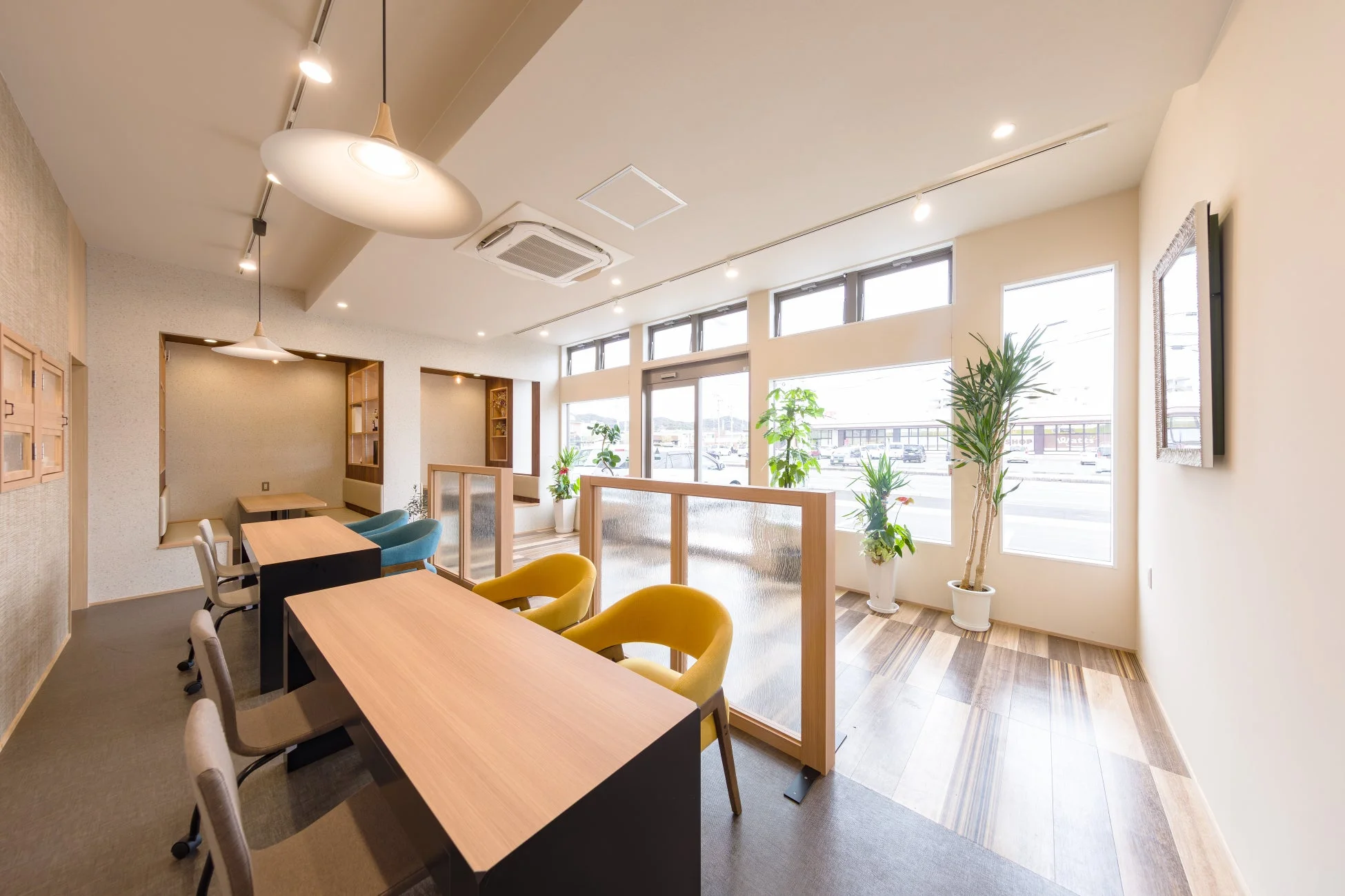 アパマンショップ日向店の内装
