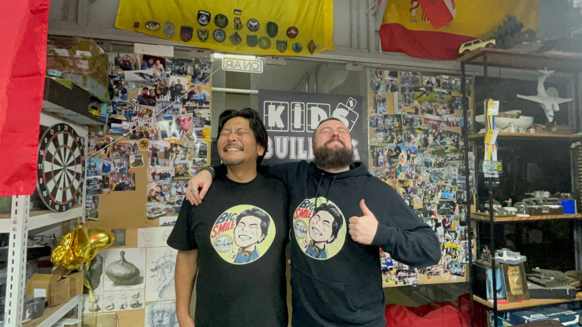 笑顔の男性2人