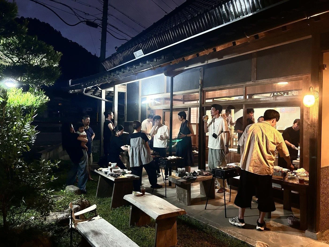 夜のBBQの様子