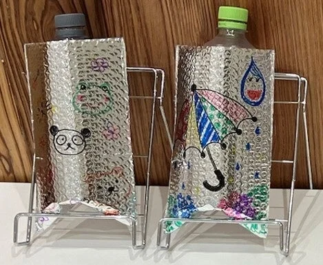 ペットボトルを装飾した子供たちの手作り工作