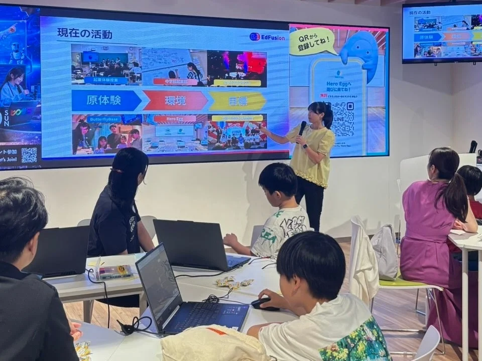ワークショップで学習する子どもたち