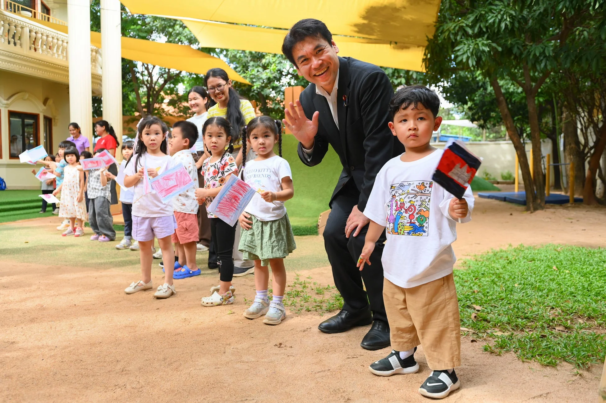 幼稚園での交流の様子